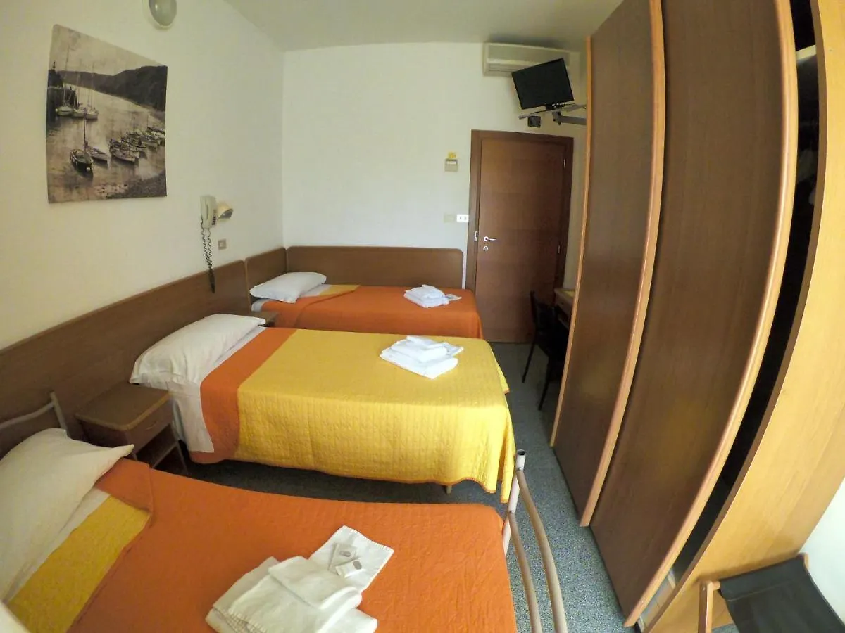 Bed & Breakfast Hotel Half Moon Airport Restaurant Rimini